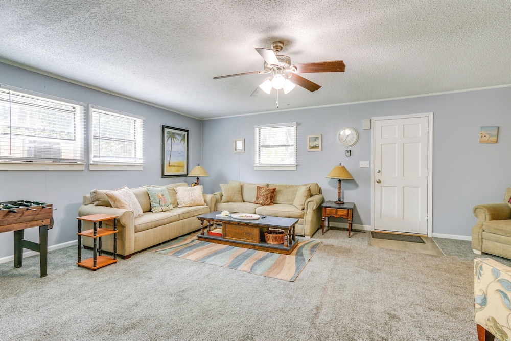 1 Mi to Sands Beach: Walkable Island Home w/ Yard!