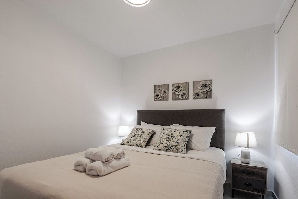 Phaedrus Living: Skiathos Luxury Residences Blu