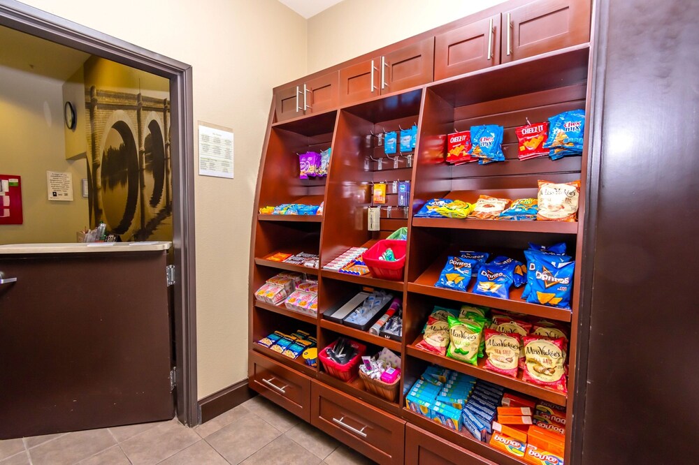 Staybridge Suites Houston IAH - Beltway 8, an IHG Hotel - Property Image 4