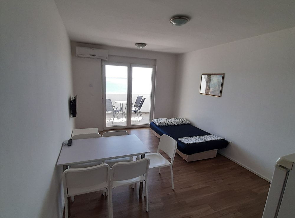 Apartments Lana