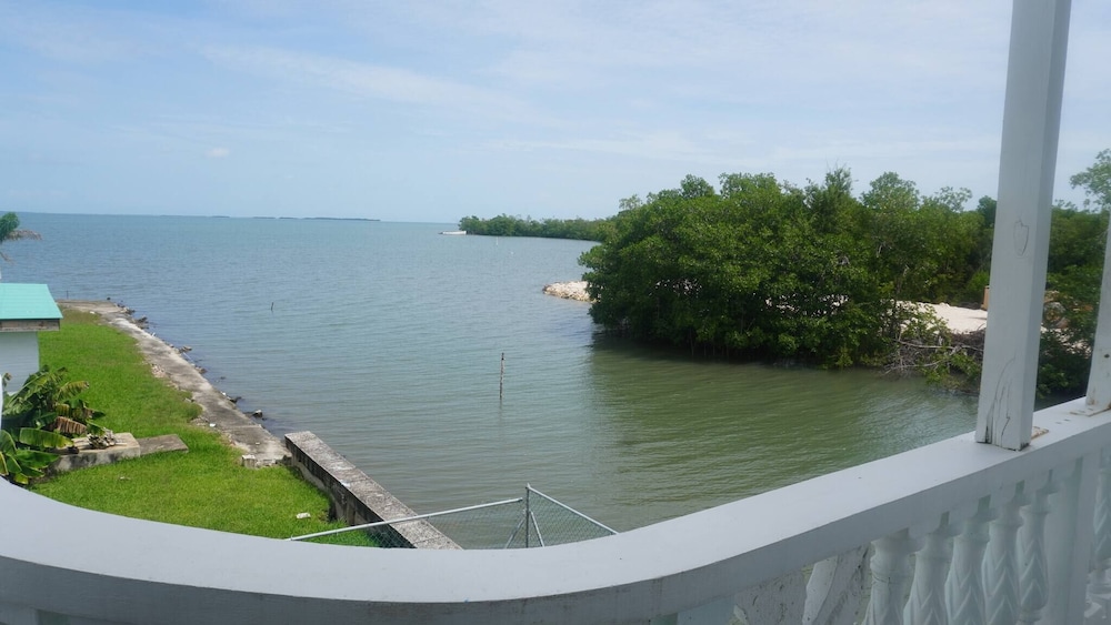 See Belize Waterside Sea View 2-bedroom Apartment w Balcony, Pool & Deck 2nd FL