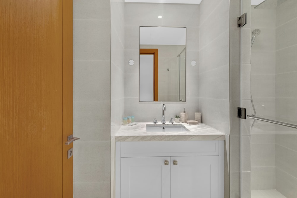 Roomszy Residences - Opera Grand