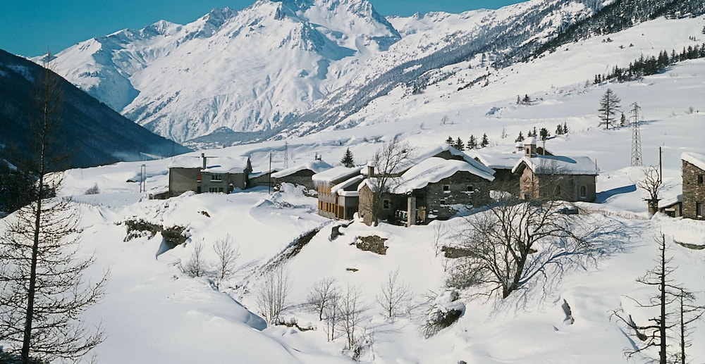 Auberge de Jeunesse HI Val-Cenis view 4