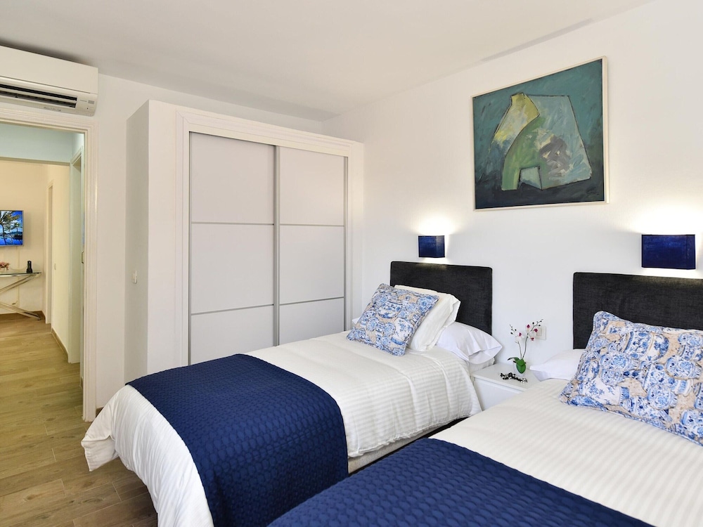 Bungalow in Maspalomas Near Beaches & Pool