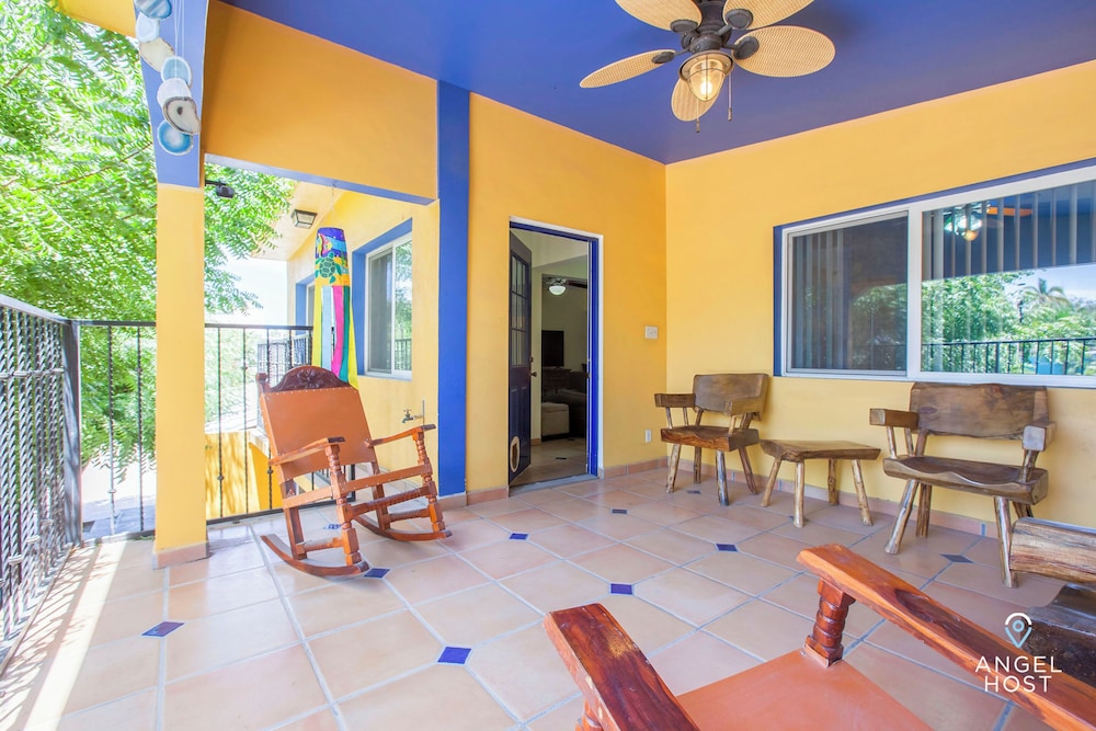 Cozy Stay 2 blocks from the beach view 3