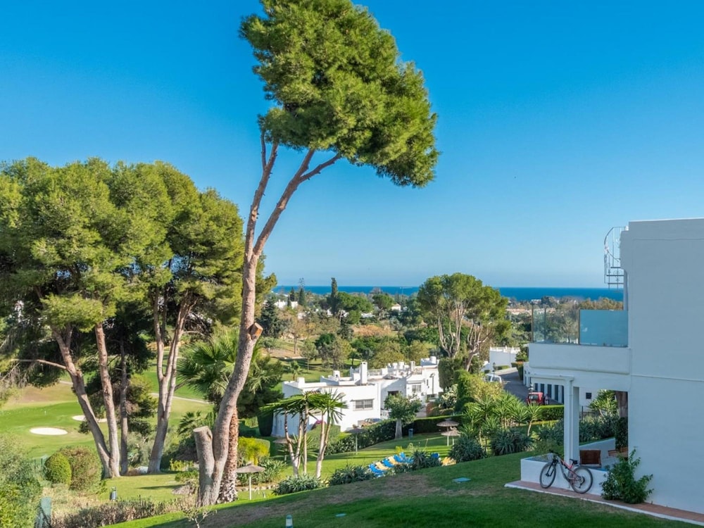 Azahara1 Beautiful Apartment Frontline Golf