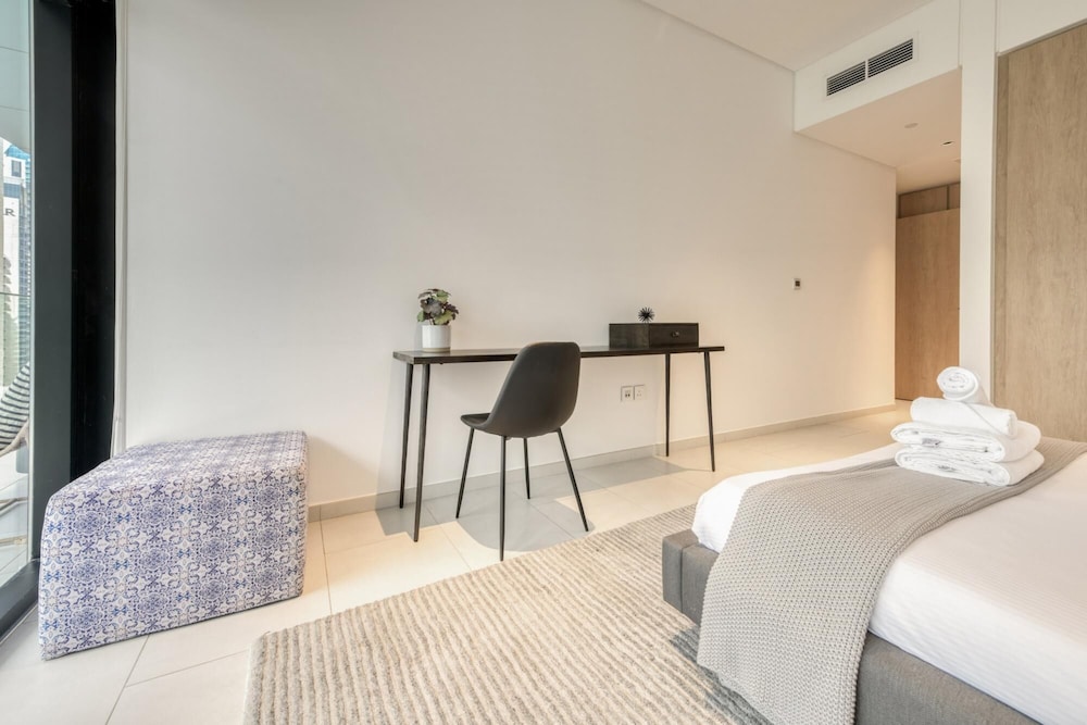 Luxury Apt W Burj Khalifa Vw Dubai Canal Access
