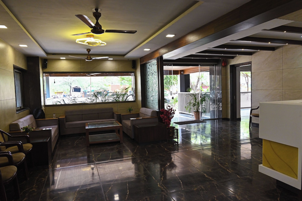 Pritam Park Hotel