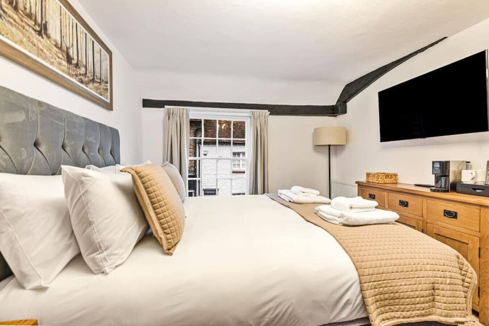 The George Inn Hotel Rooms - Room 1