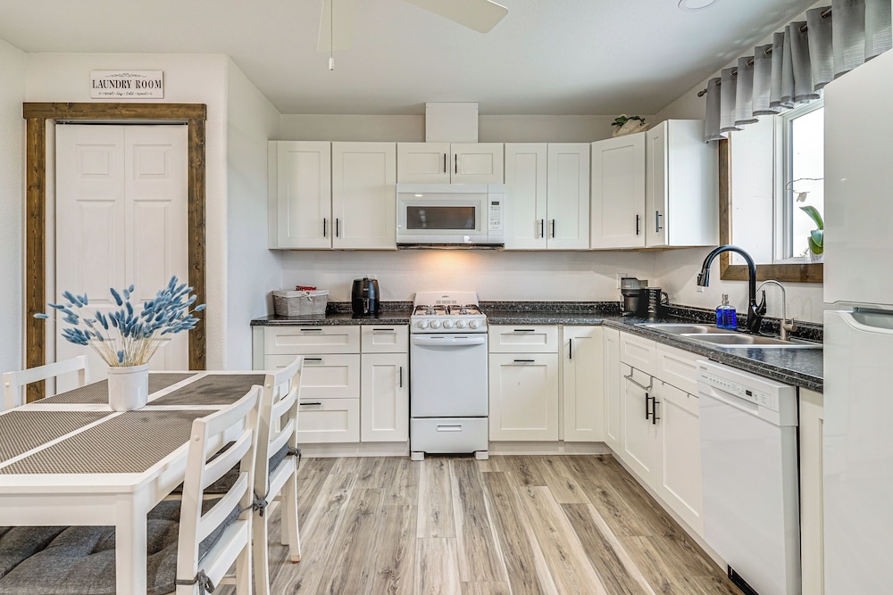 The Greek Island Ranch Near Dtwn Mineral Wells