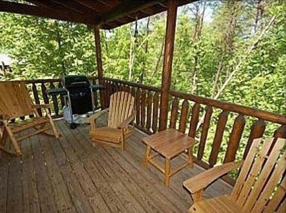 Always Kiss Me Goodnight 1 Bedroom Cabin by RedAwning