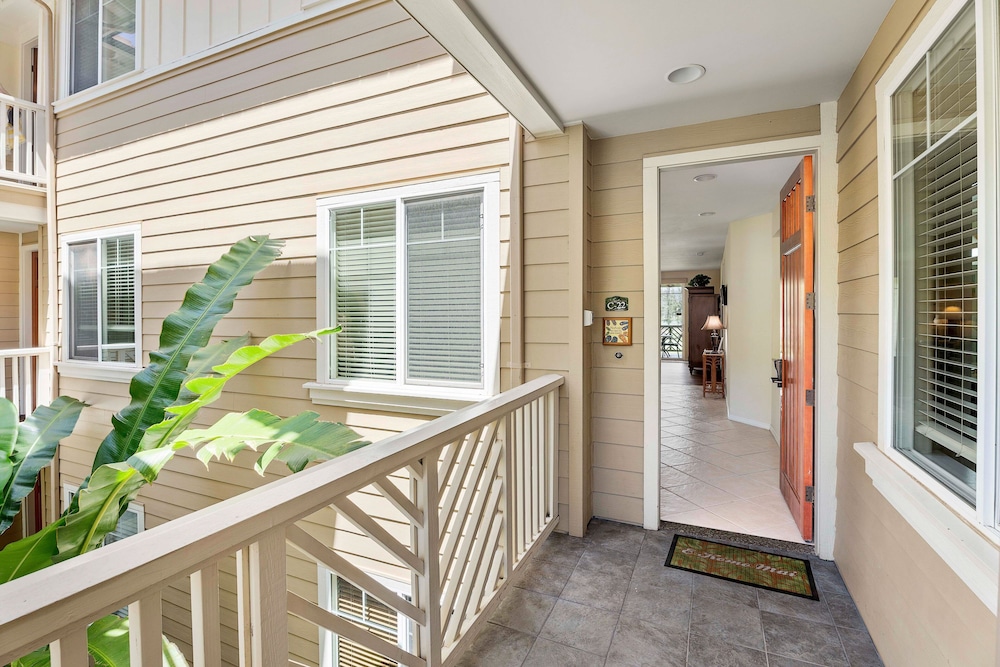 Concierge Included - Walk to Restaurants & Shopping - AC - Infinity Pool! -vrkcv