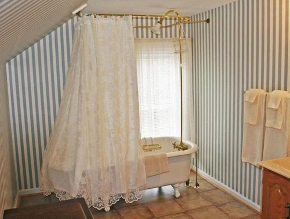 Hillsdale House Inn