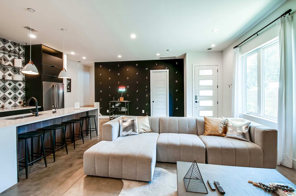 NEW 24 Guests 2 Rooftop Decks Near Downtown