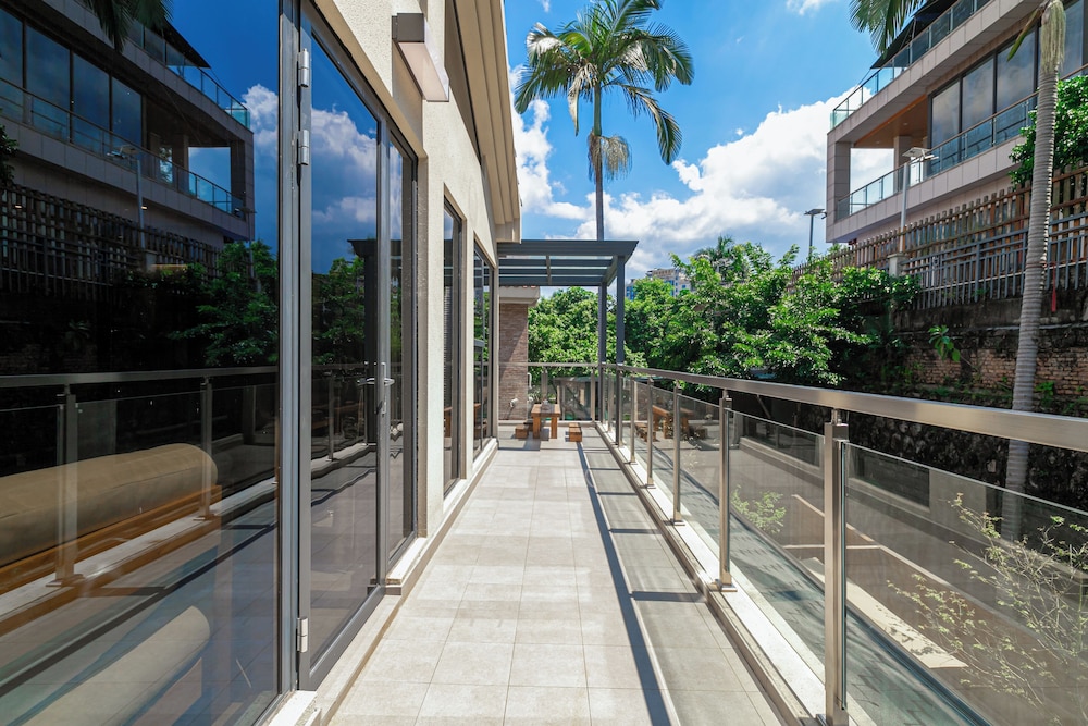Flowing River Hot Spring Resort