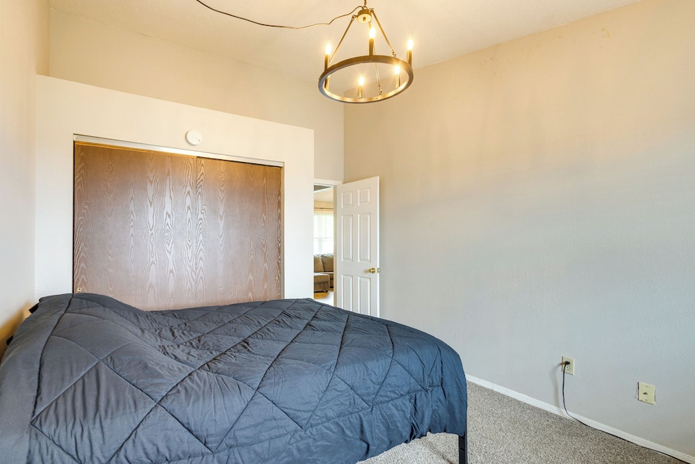 12 Mi to St Louis: Pet-friendly Metro East Home