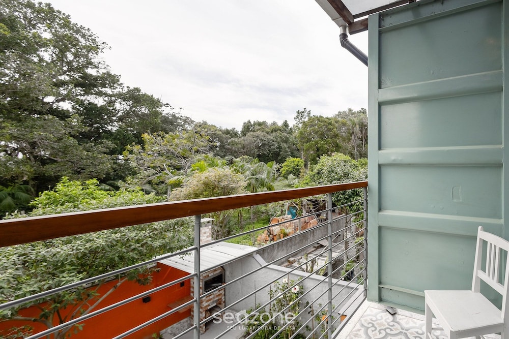 House Near the Beach and Beto Carrero Efp0356
