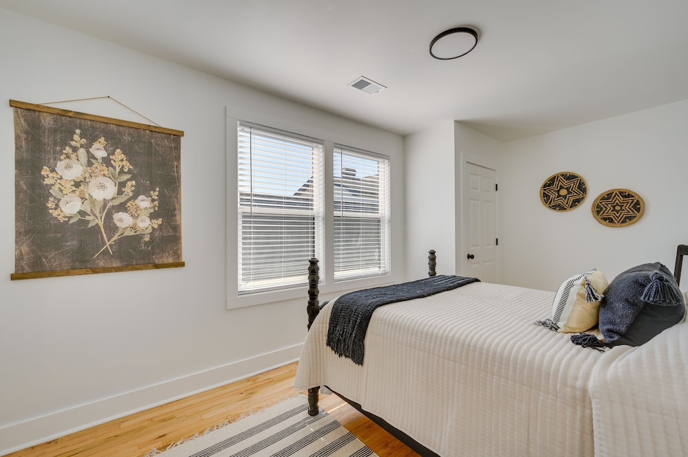 Modern Milledgeville Getaway: Walk to Downtown!