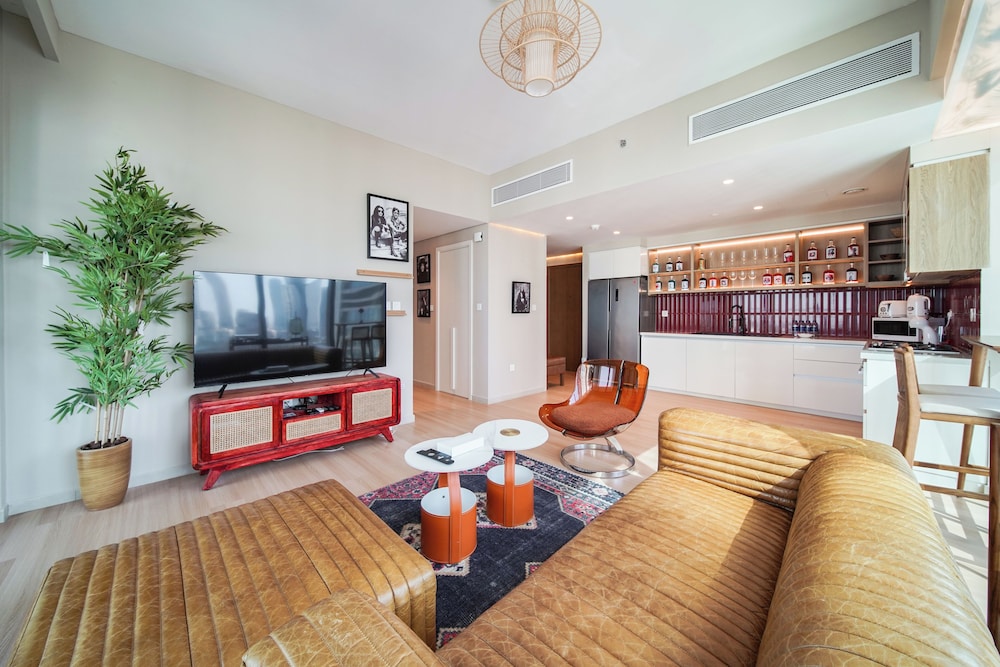 PVH - 2BR Artistic Retreat in Downtown Views 2