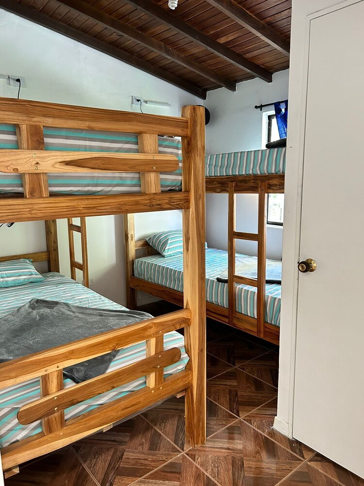 Blue Coast Hostal - Hostel