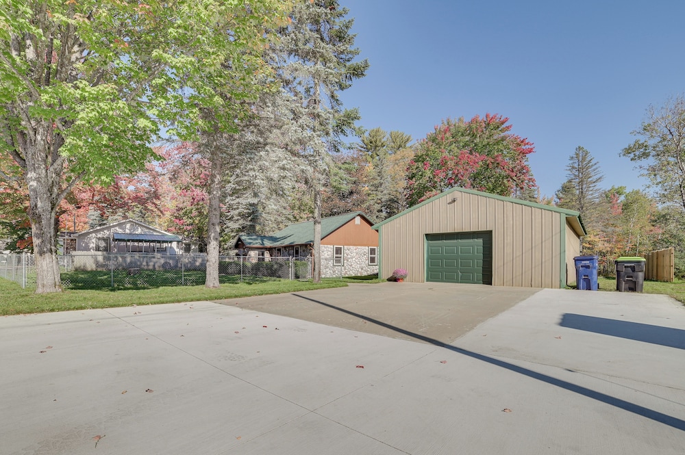 Lakefront Kalkaska Cottage w/ Fire Pit!