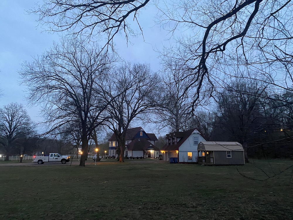 Apple Crest Inn