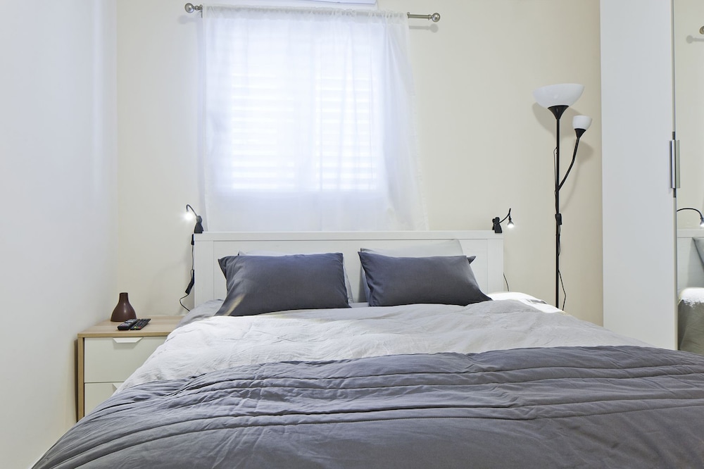 TLV Suites By The Sea - 2 Rooms