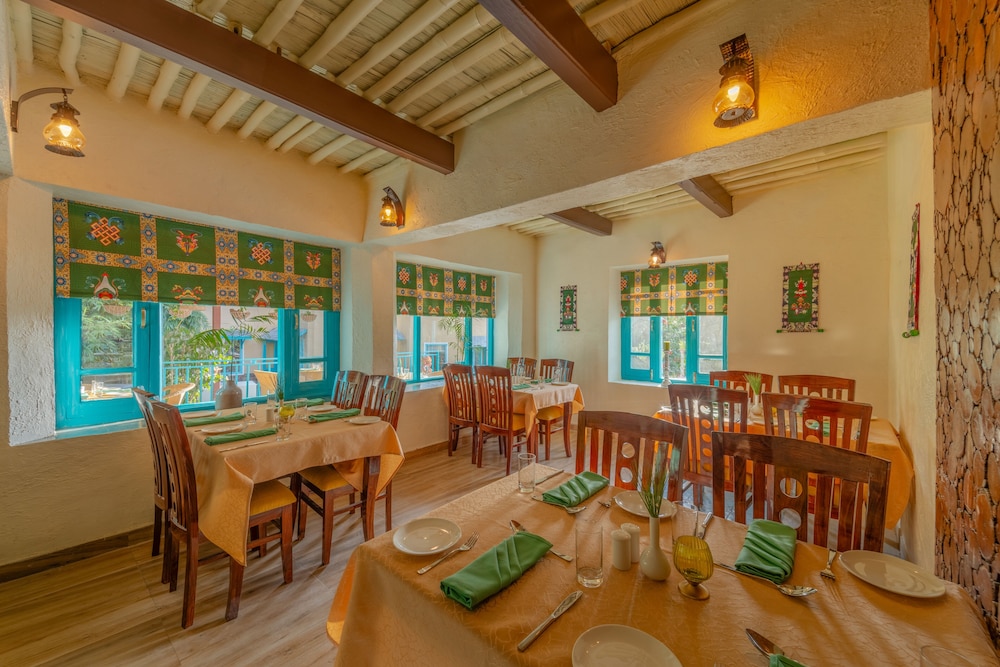 Tree of Life Birdsong Chalets