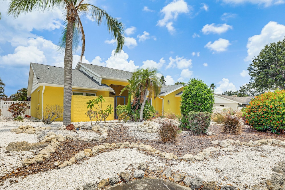 1 Mi to Beach: Family-friendly Home in Bradenton!