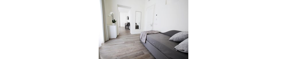 Villa Liberty - Lake Como Rooms & SPA