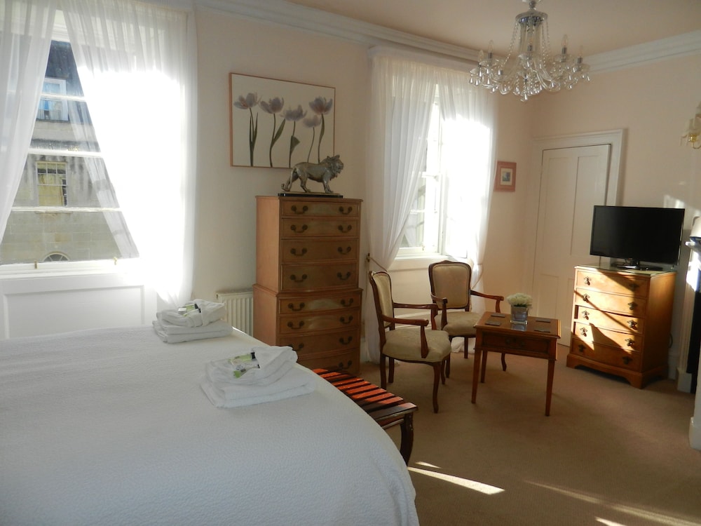 Brocks Guest House - Image 4
