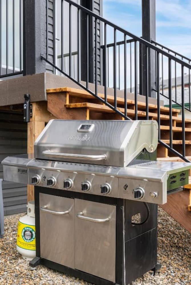The Promenade No Service Fees Patio and BBQ