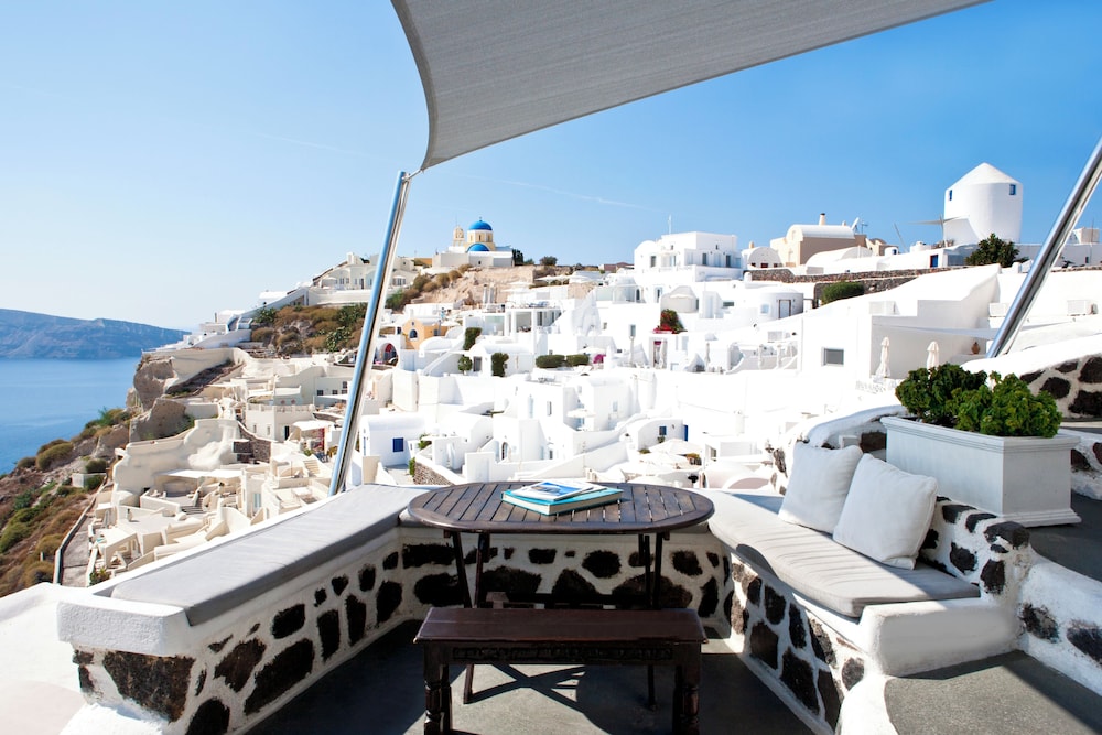 Alexander's Suites view 5
