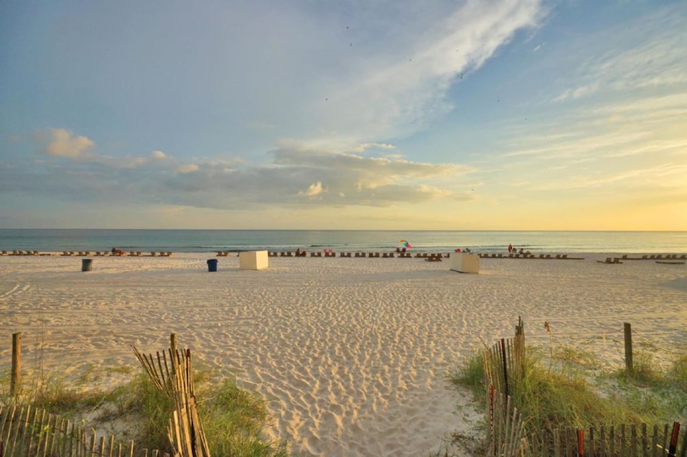 Twin Palms Resort by Panhandle Getaways