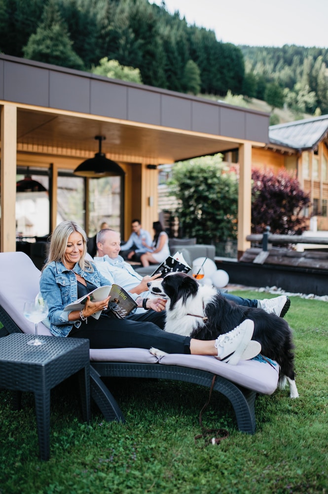 Almhof Alpin Apartments & Spa