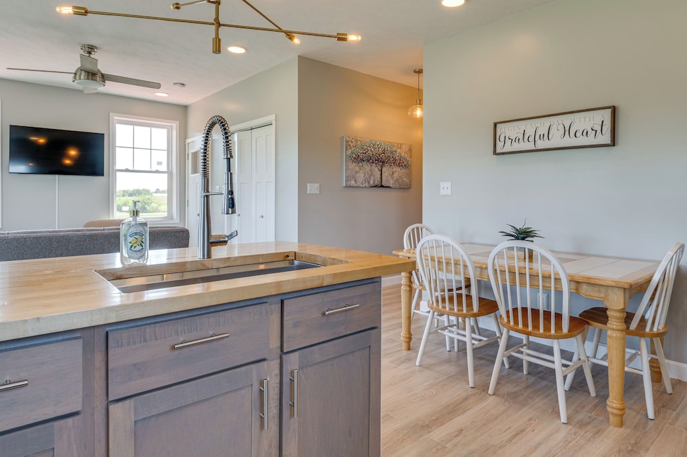 Pet-friendly Countryside Retreat in Whiteland!