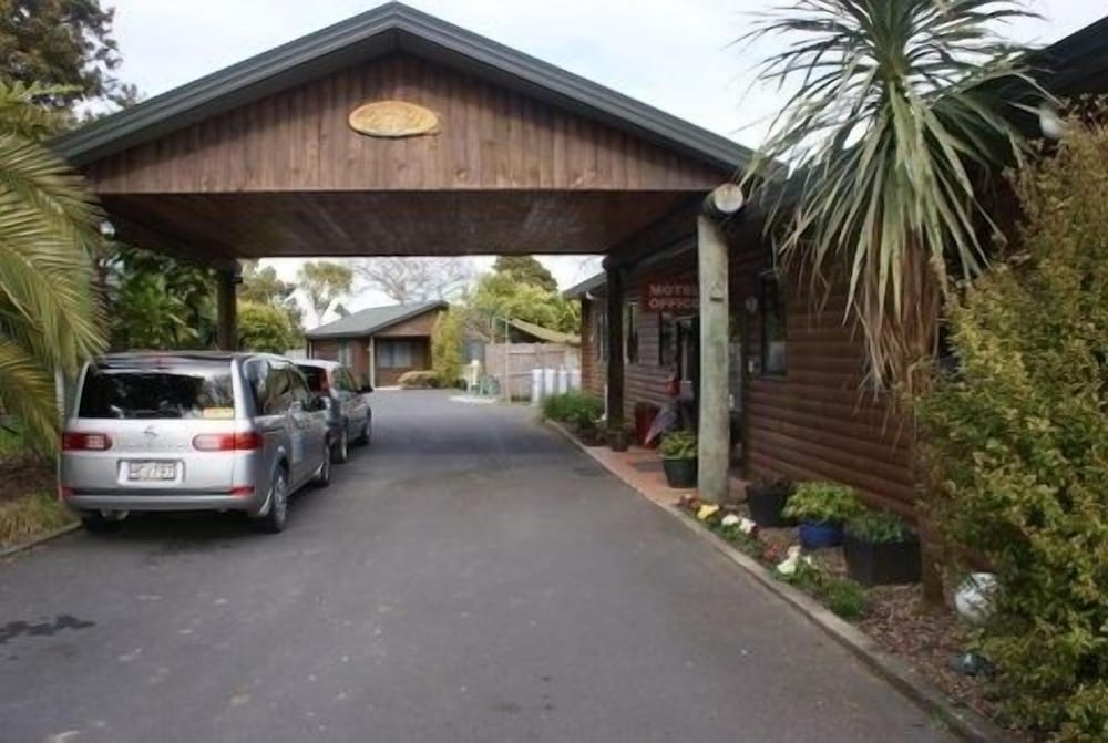 Cottage Park Motor Lodge and Conference Centre