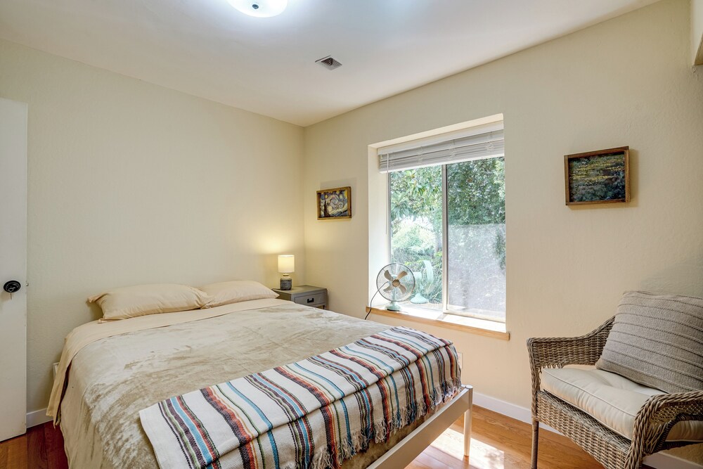 Near Golf, Trails & Parks: Lush Pinole Retreat