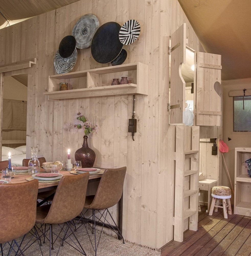 Cozy 5-person Glamping Tent in Ardennes