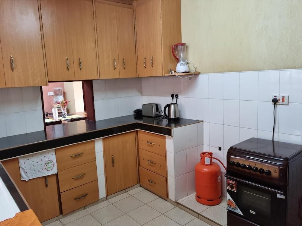 Lux Suites Weavers Haven Guest House