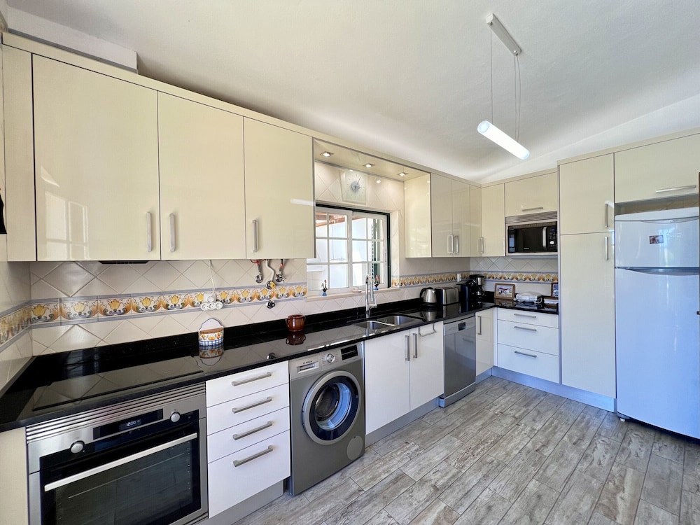 Alvor Traditional Villa by Homing