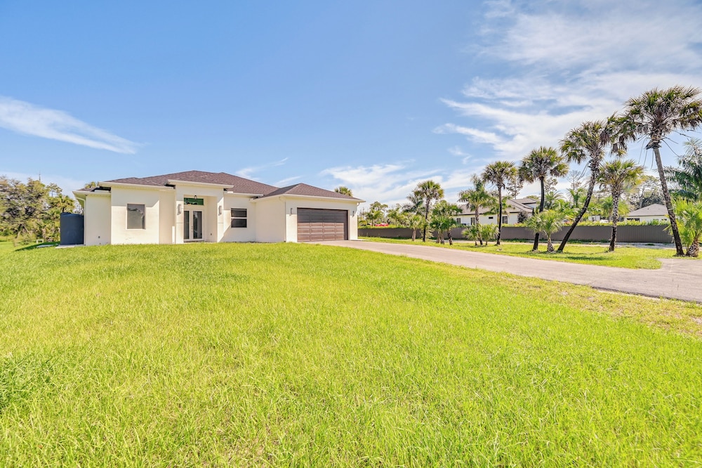 Pets Welcome - Home on 2.5 Acres in Naples!
