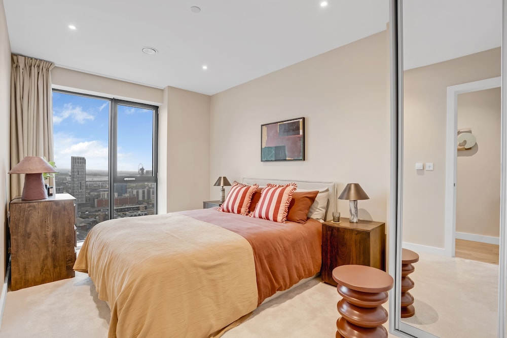 Stunning Two-bedroom Apartment With a Balcony