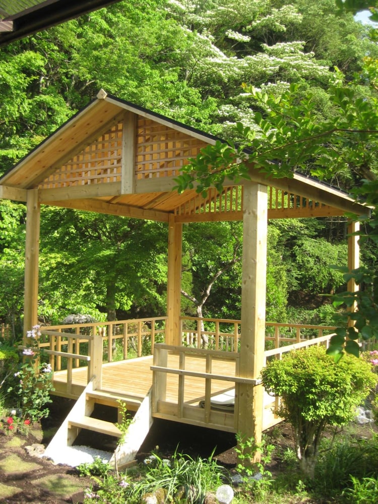 Photo 10