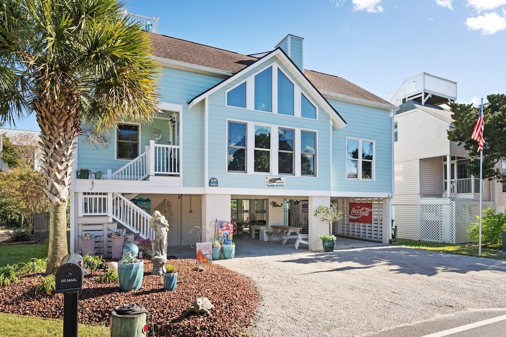 Santorelli's Seaside Serenety 4 Bedroom Home