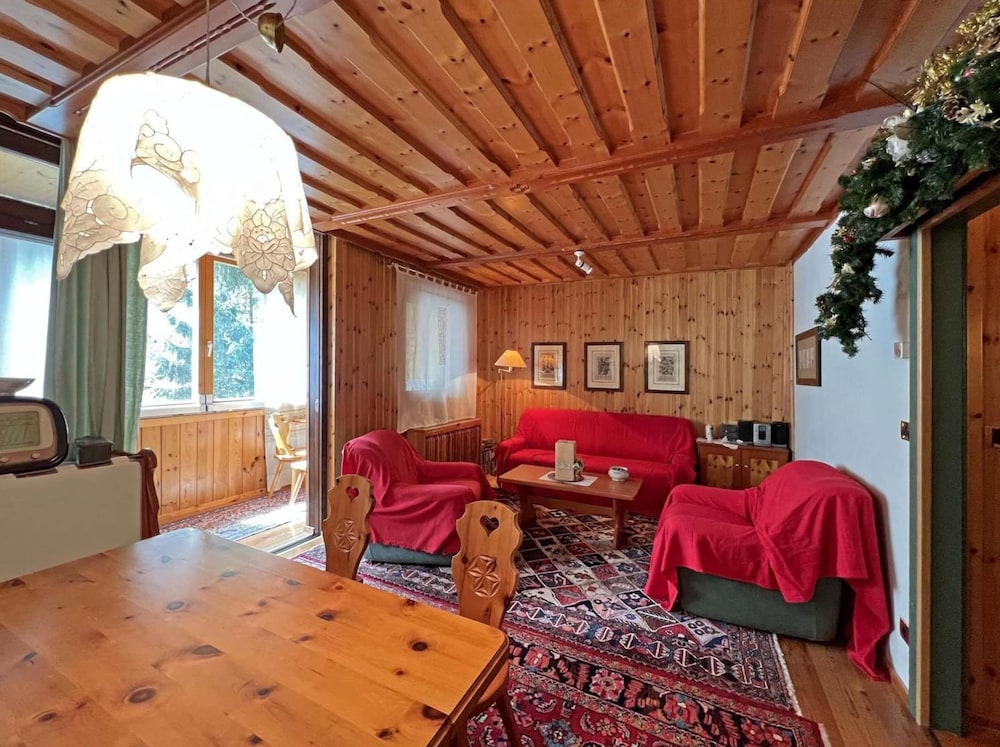 Cozy Apartment With Beautiful Mountain View