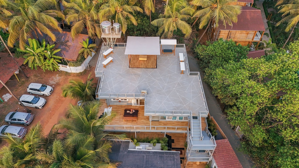 ELIVAAS House of Neptune 1 BHK Boutique