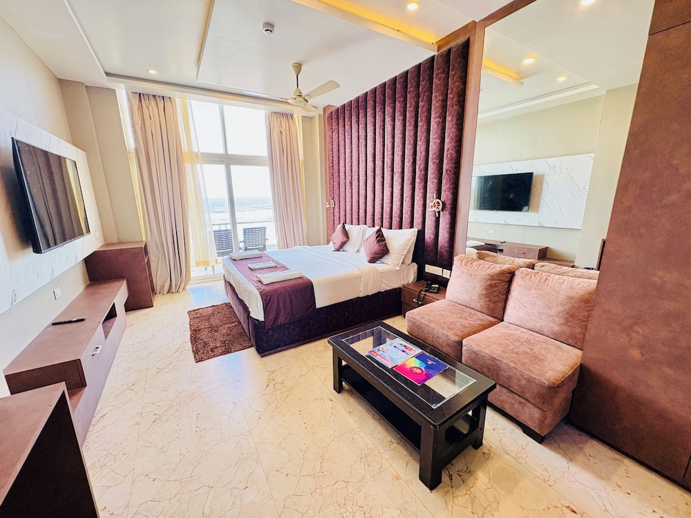 The Bay Suites Puri With Sea View