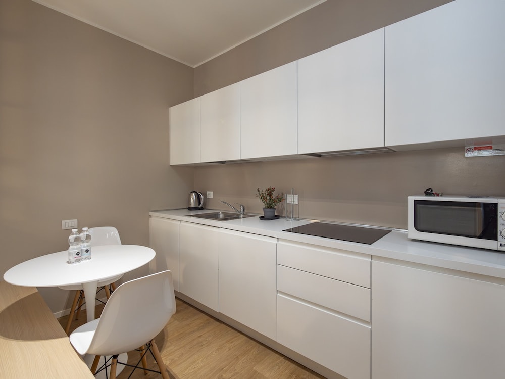 Freguglia G - Large Studio Suite Close to Duomo