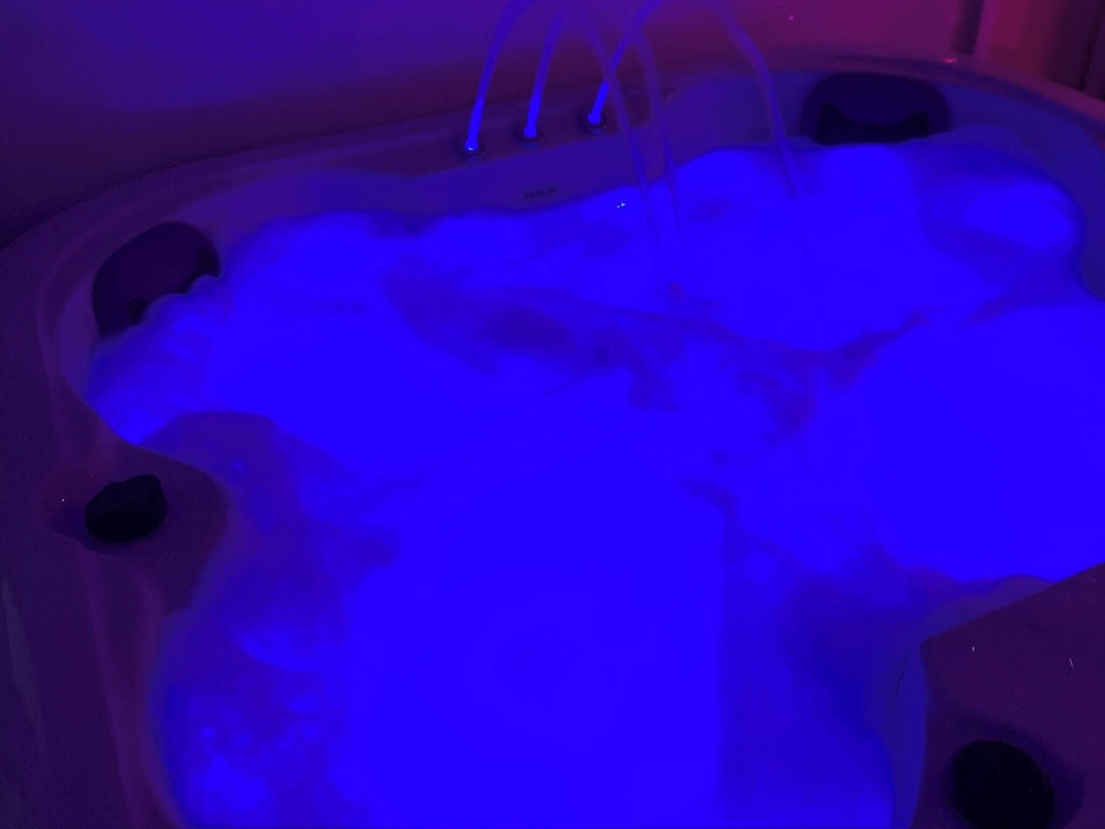 Perfect Couple Retreat To Relax With Hot Tub&sauna